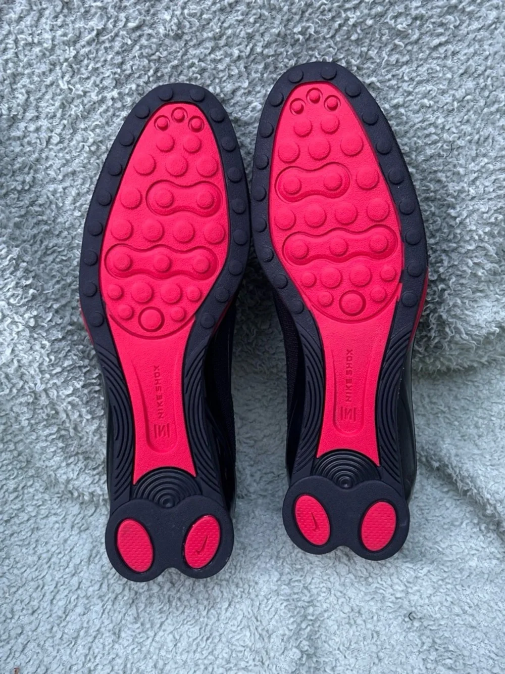 Nike Shox Z ‘Bred’ black and red sneaker women’s size 7.5 NEW
